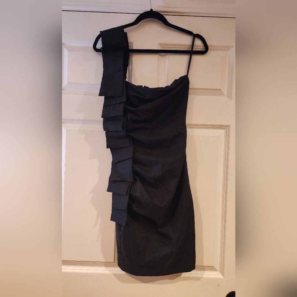 Jessica McClintock black fitted one shoulder mini party dress size 12